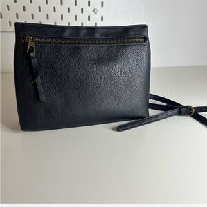 Universal Threads Black Leather Crossbody Bag